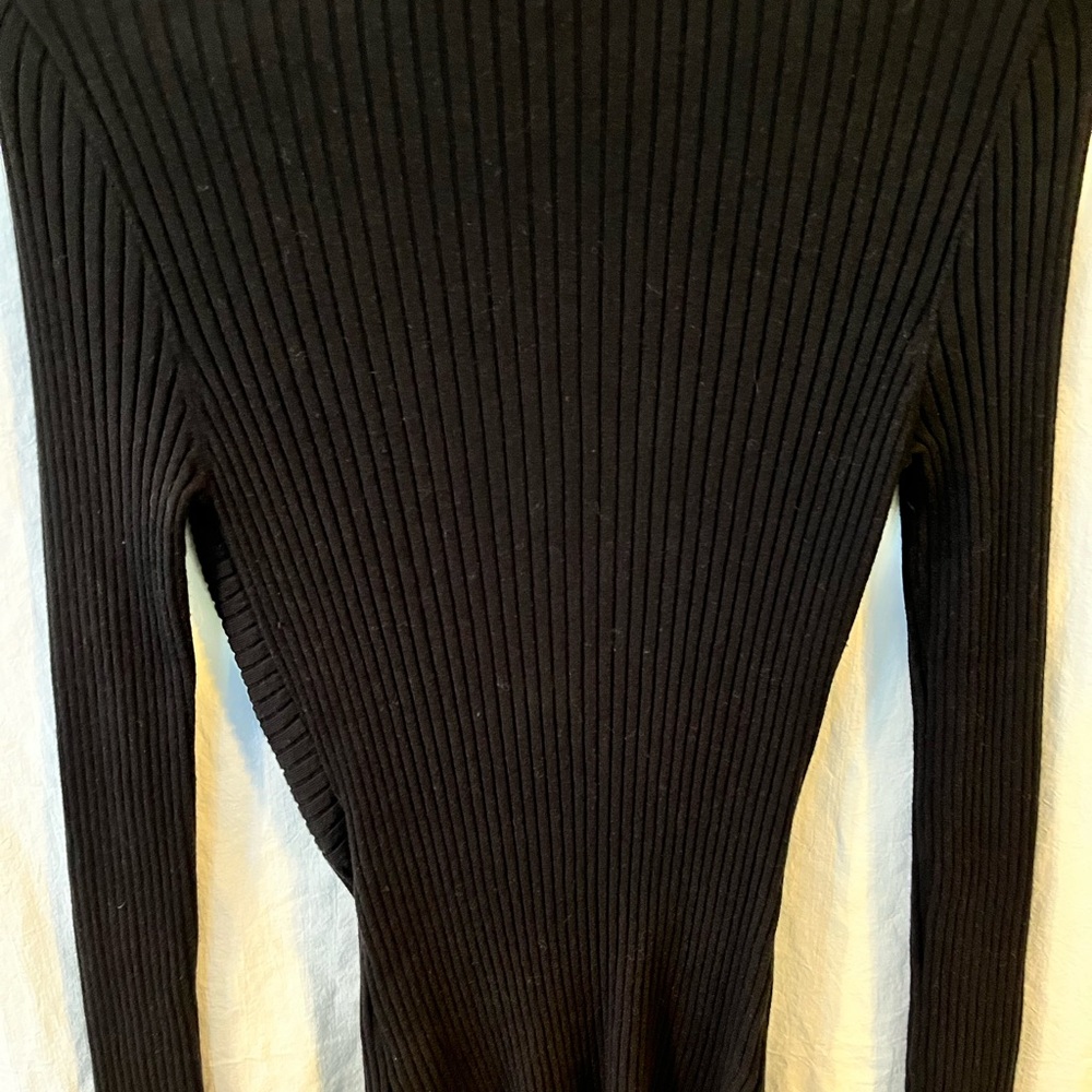 Black Ribbed V-Neck Sweater - Picture 3 of 4